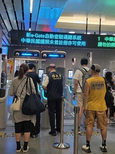 臺中直飛成都天府開航 移民署臺中機場加派人力提升通關效能