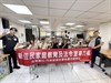 移民署桃園市服務站舉辦新住民家庭教育及法令宣導課程，邀請泰籍新二代何學義先生教導新住民如何應用AI科技於生活中。
