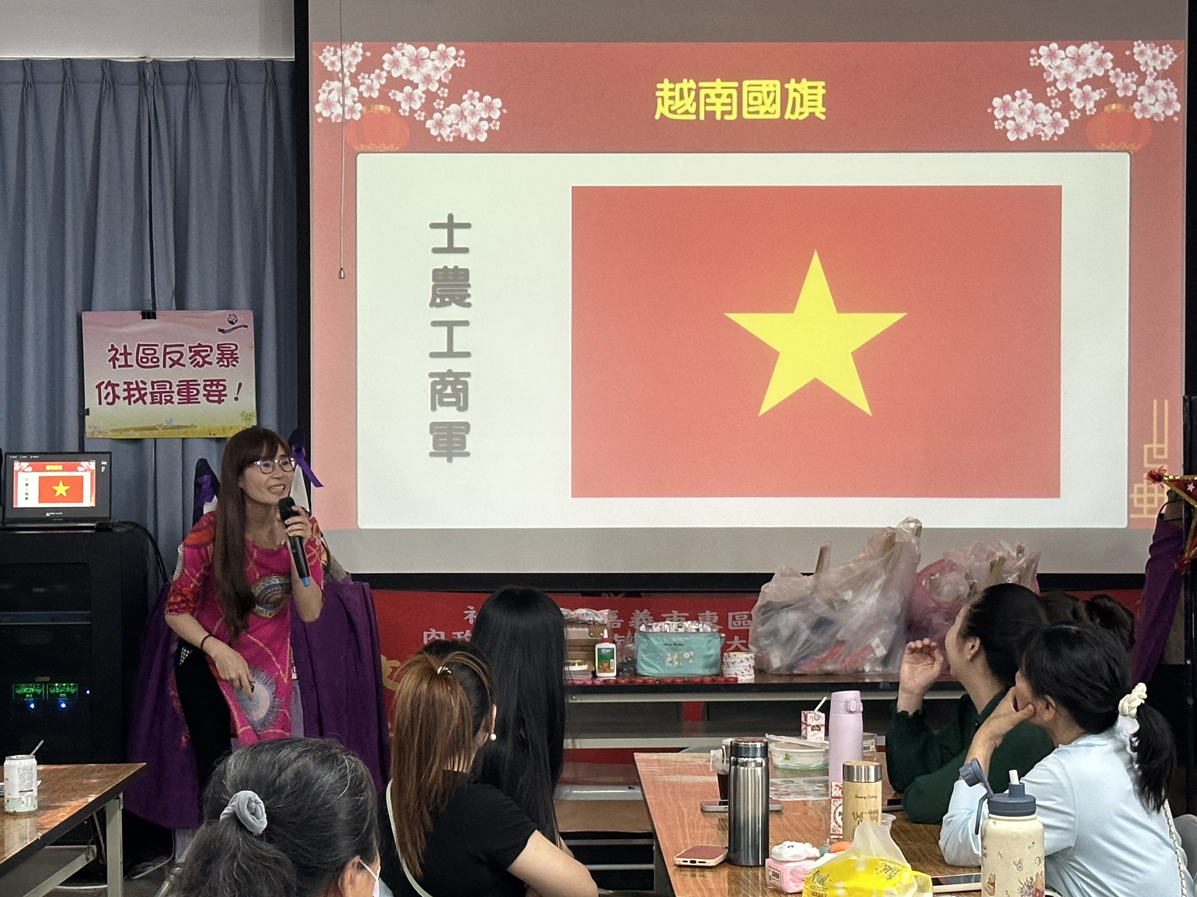 「越」光照亮嘉義精忠社區 嘉義移民署攜新住民手作燈籠共度別樣中秋