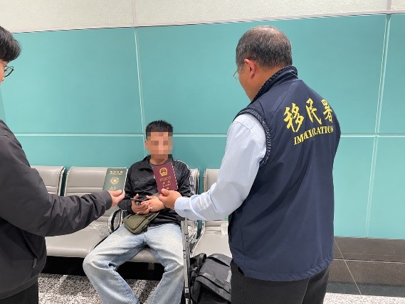 大陸水電工持變造韓國護照偽裝「資深歐巴」轉機 欲赴加拿大打工遭識破