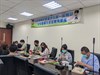 移民署臺中市第一服務站與新住民學員們動手製作康乃馨花束